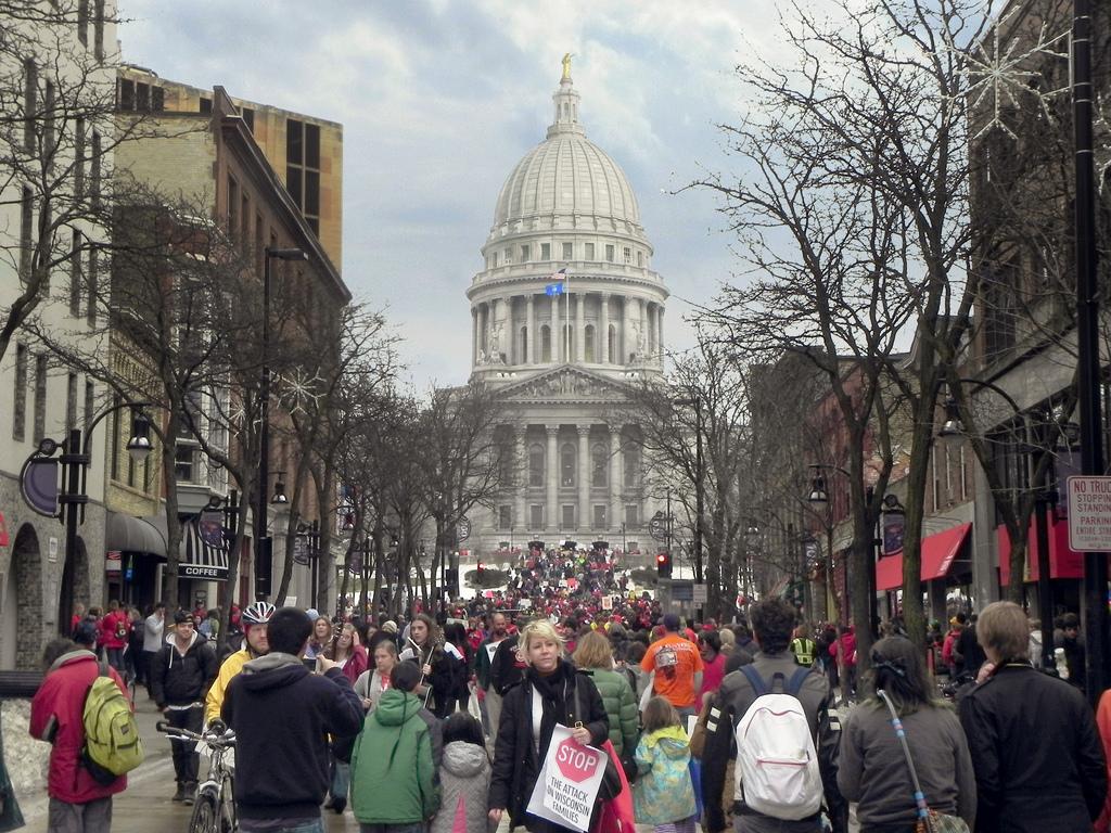 Harris leads, Walz shines, Senate race tightens: Takeaways from the new Marquette poll
