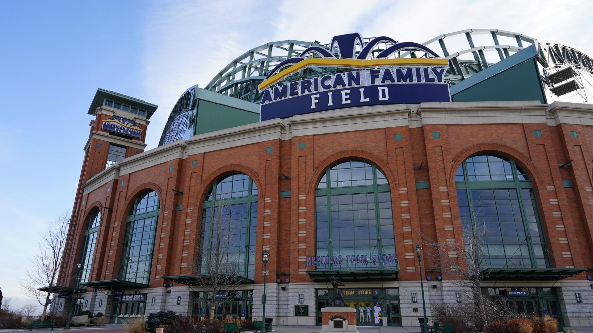 Brewers Make History, Clinch Free George Webb Burgers with 12th Straight Win