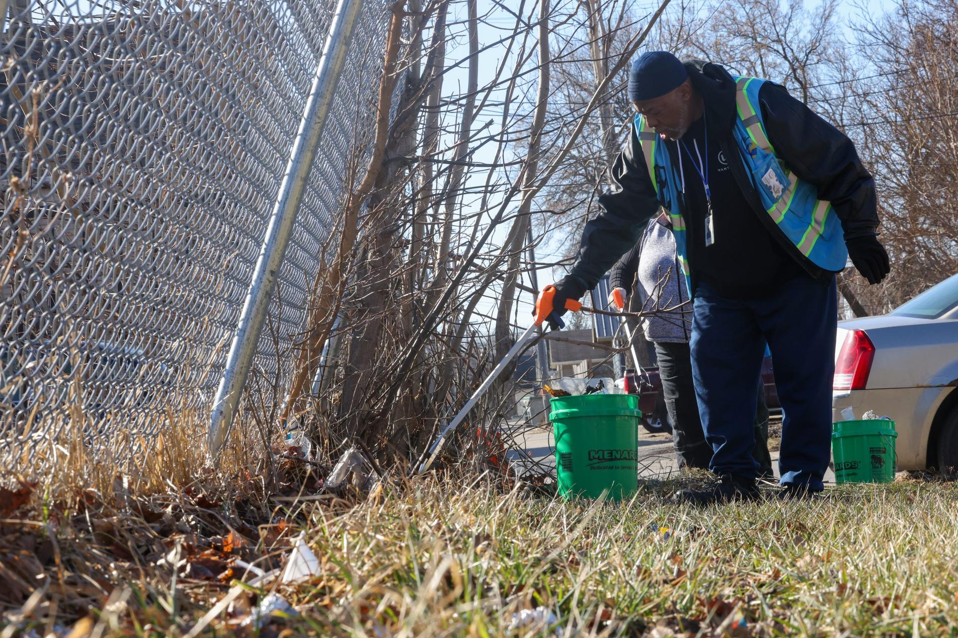 Here’s where to find a neighborhood cleanup for Earth Day in Milwaukee
