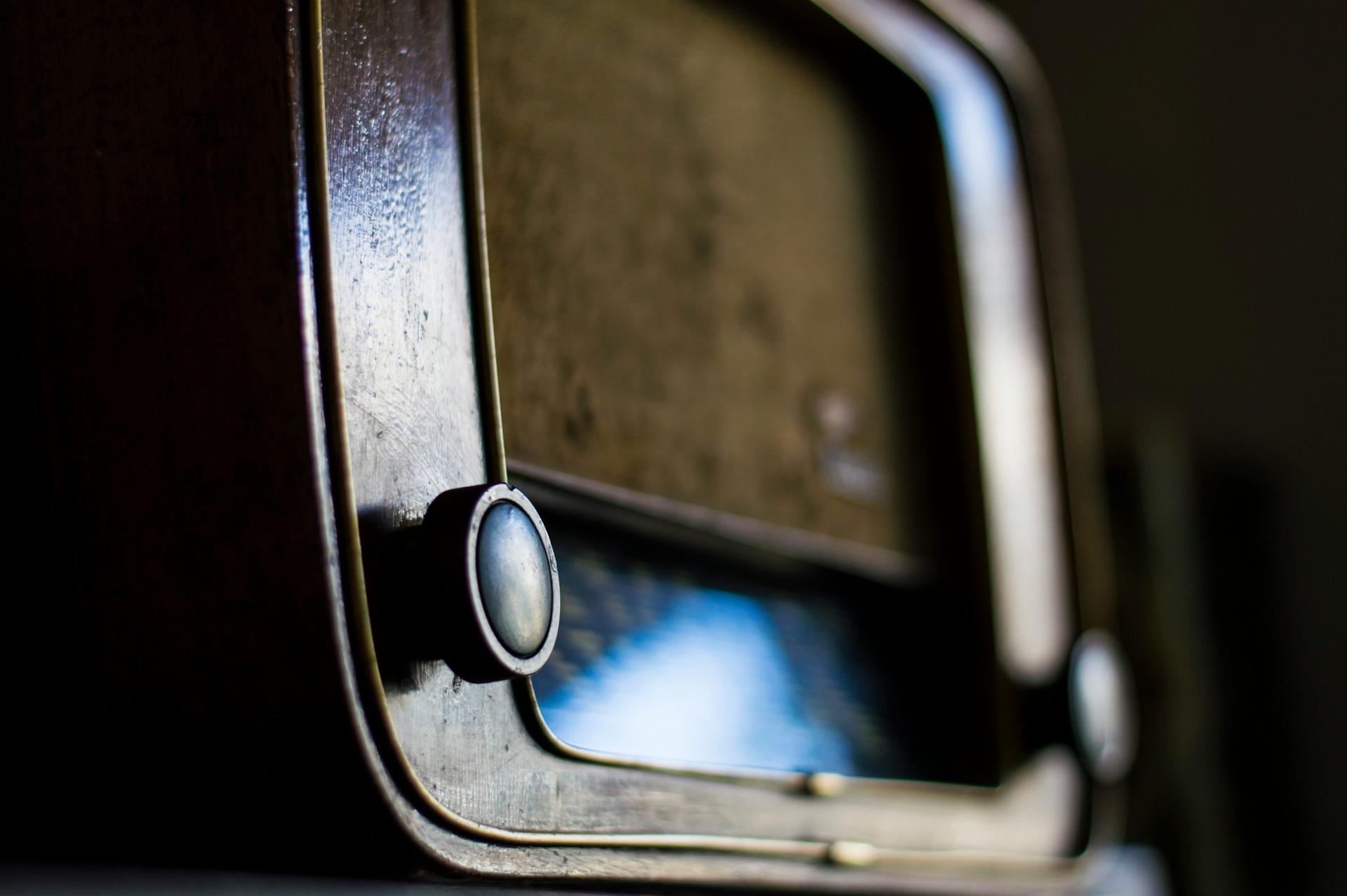 WRJN flips back to full-service music station