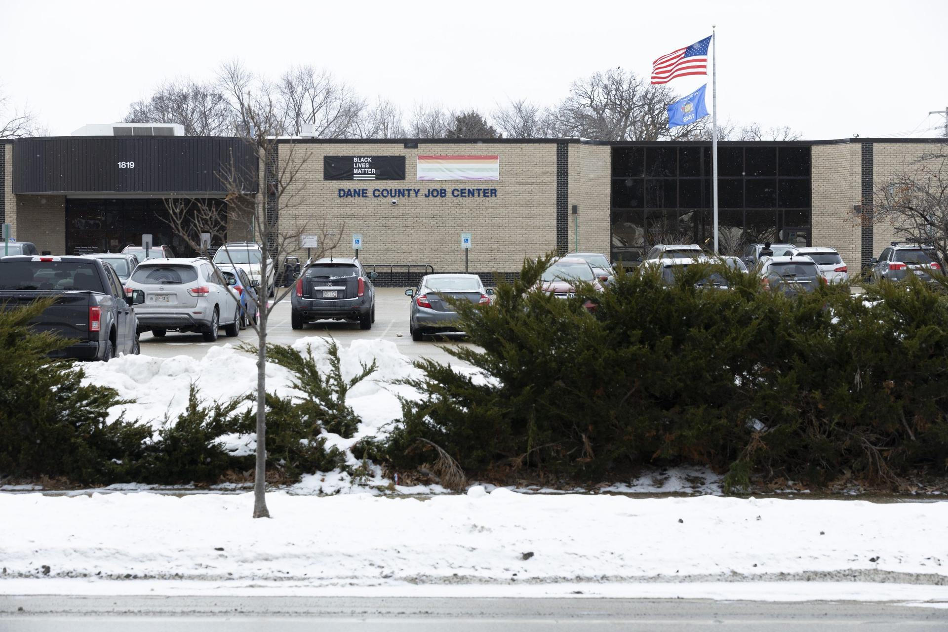 Looking for work? Here’s how Wisconsin’s job centers will help you for free